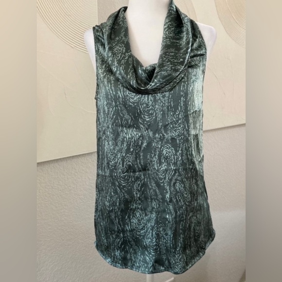 The Limited Silky Cowl Neck Green Gray Sleeveless Snakeskin Top Size Small S - Picture 1 of 9